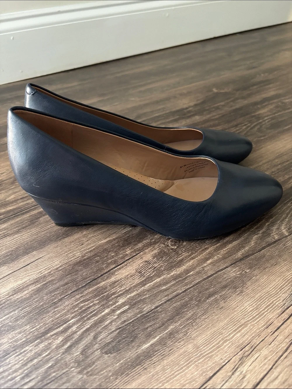 Aerosoles Inner Circle Pumps Women's 9.5 Navy Blue Leather Block Heel